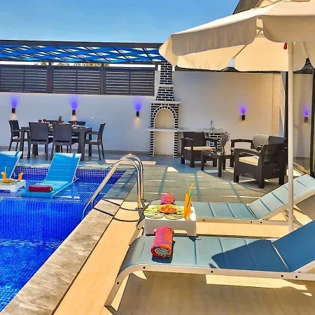 Yesilkoey 2 Bedroom Secluded With Private Pool Hot Tub Vilă Kalkan