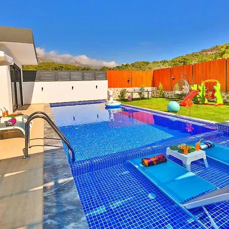 Vilă Yesilkoey 2 Bedroom Secluded With Private Pool Hot Tub Kalkan