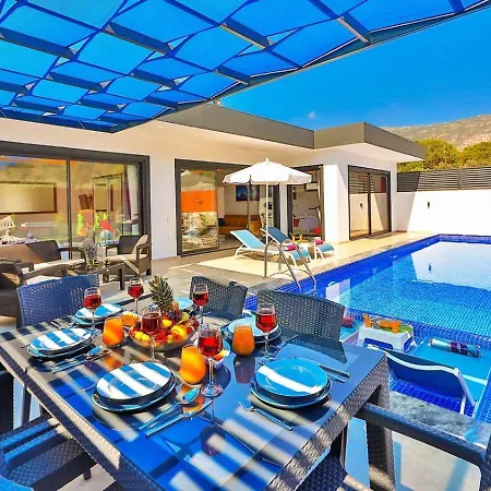 Yesilkoey 2 Bedroom Secluded With Private Pool Hot Tub Vilă