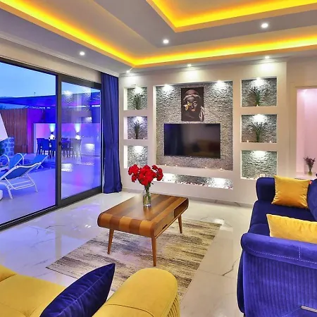 Yesilkoey 2 Bedroom Secluded With Private Pool Hot Tub Villa
