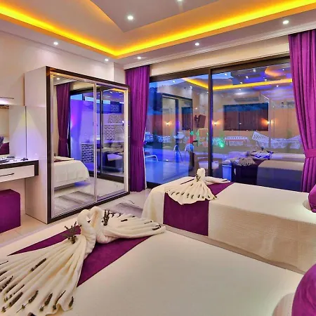 Yesilkoey 2 Bedroom Secluded With Private Pool Hot Tub Vilă *