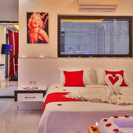 Yesilkoey 2 Bedroom Secluded With Private Pool Hot Tub Villa