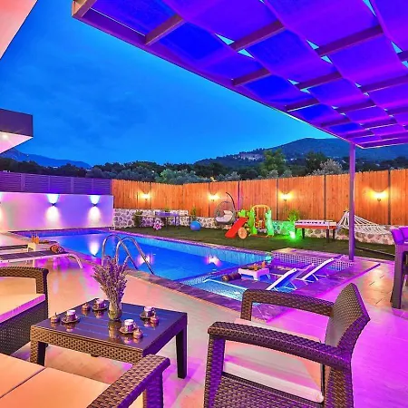 Yesilkoey 2 Bedroom Secluded With Private Pool Hot Tub Kalkan