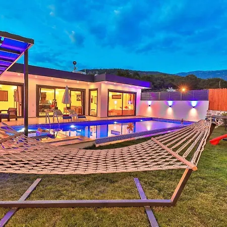 Yesilkoey 2 Bedroom Secluded With Private Pool Hot Tub Kalkan