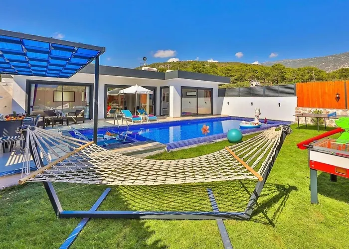 Yesilkoey 2 Bedroom Secluded With Private Pool Hot Tub Villa *