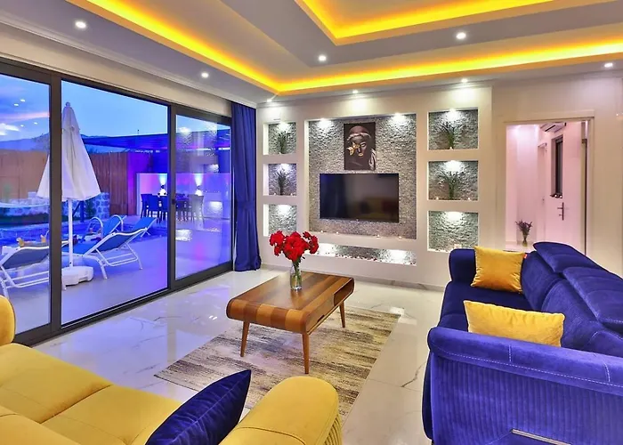 Yesilkoey 2 Bedroom Secluded With Private Pool Hot Tub Villa