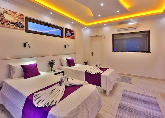 Yesilkoey 2 Bedroom Secluded With Private Pool Hot Tub *