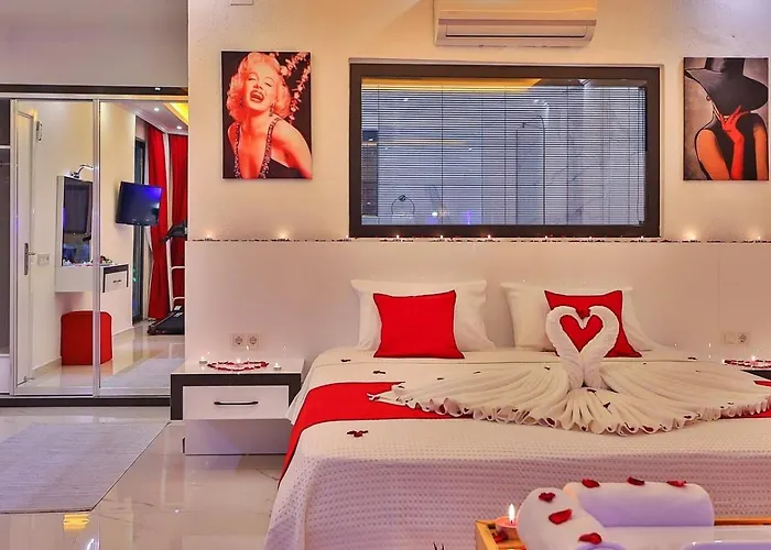 Yesilkoey 2 Bedroom Secluded With Private Pool Hot Tub Villa